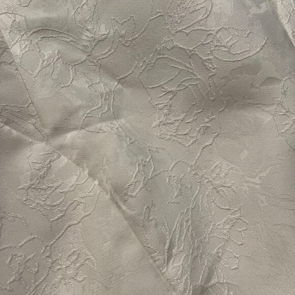 Short White Jacquard Satin Dress with Bow - Size 6 - Picture 10 of 10